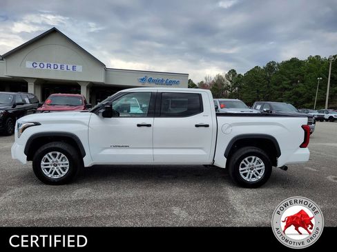 Used 2022 Toyota Tundra SR5 w/ SR5 Convenience Package image 3