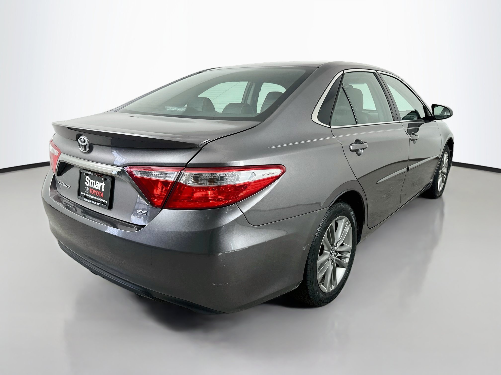Used 2017 Toyota Camry SE FWD image 7