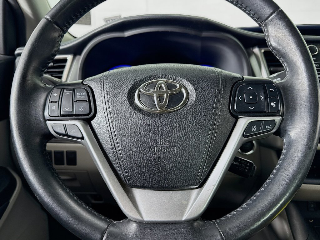 Used 2019 Toyota Highlander XLE AWD/4WD image 44