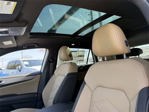 New 2026 Volkswagen Atlas Cross Sport SE image 18