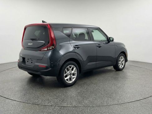Used 2025 Kia Soul LX w/ LX Technology Package FWD image 9