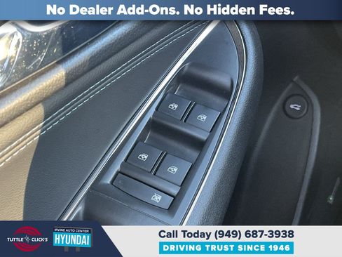 Used 2017 Chevrolet Cruze Premier FWD image 25