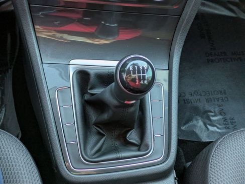 Used 2019 Volkswagen Golf S w/ Driver Assistance Package image 22