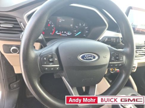 Used 2020 Ford Escape SE image 29