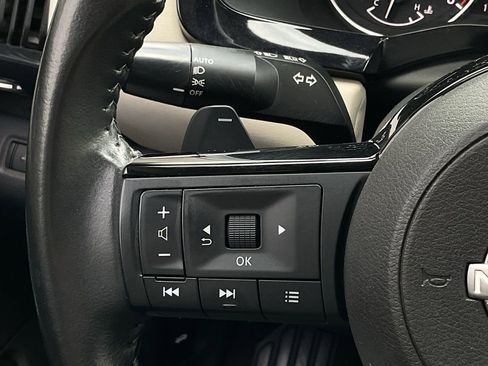 Used 2022 Nissan Pathfinder SV image 23