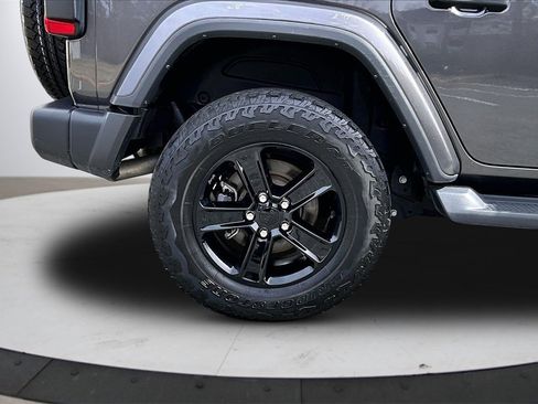 Certified 2022 Jeep Wrangler Unlimited Sahara image 36