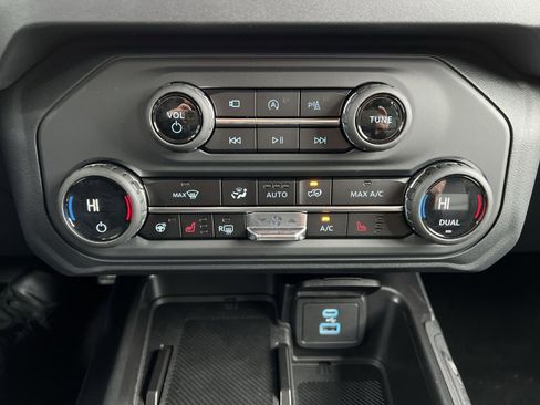 New 2025 Ford Bronco Outer Banks image 21