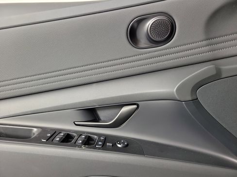 New 2025 Hyundai Elantra SEL image 24