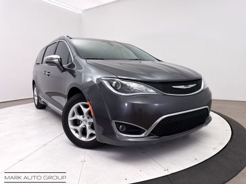 Used 2019 Chrysler Pacifica Limited FWD image 1