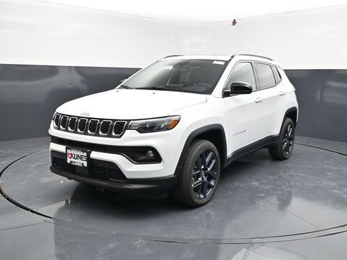 New 2026 Jeep Compass Latitude AWD/4WD image 4