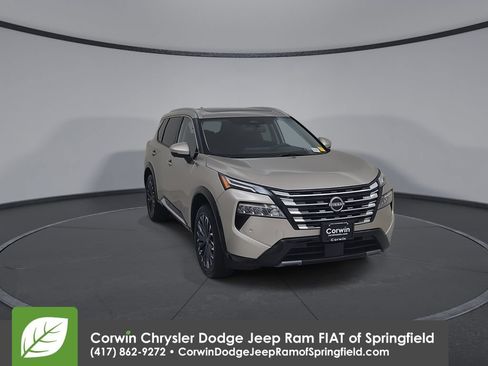 Used 2026 Nissan Rogue Platinum w/ Platinum Premium Package AWD/4WD image 4