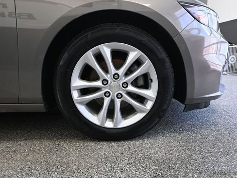 Used 2017 Chevrolet Malibu LT FWD image 15