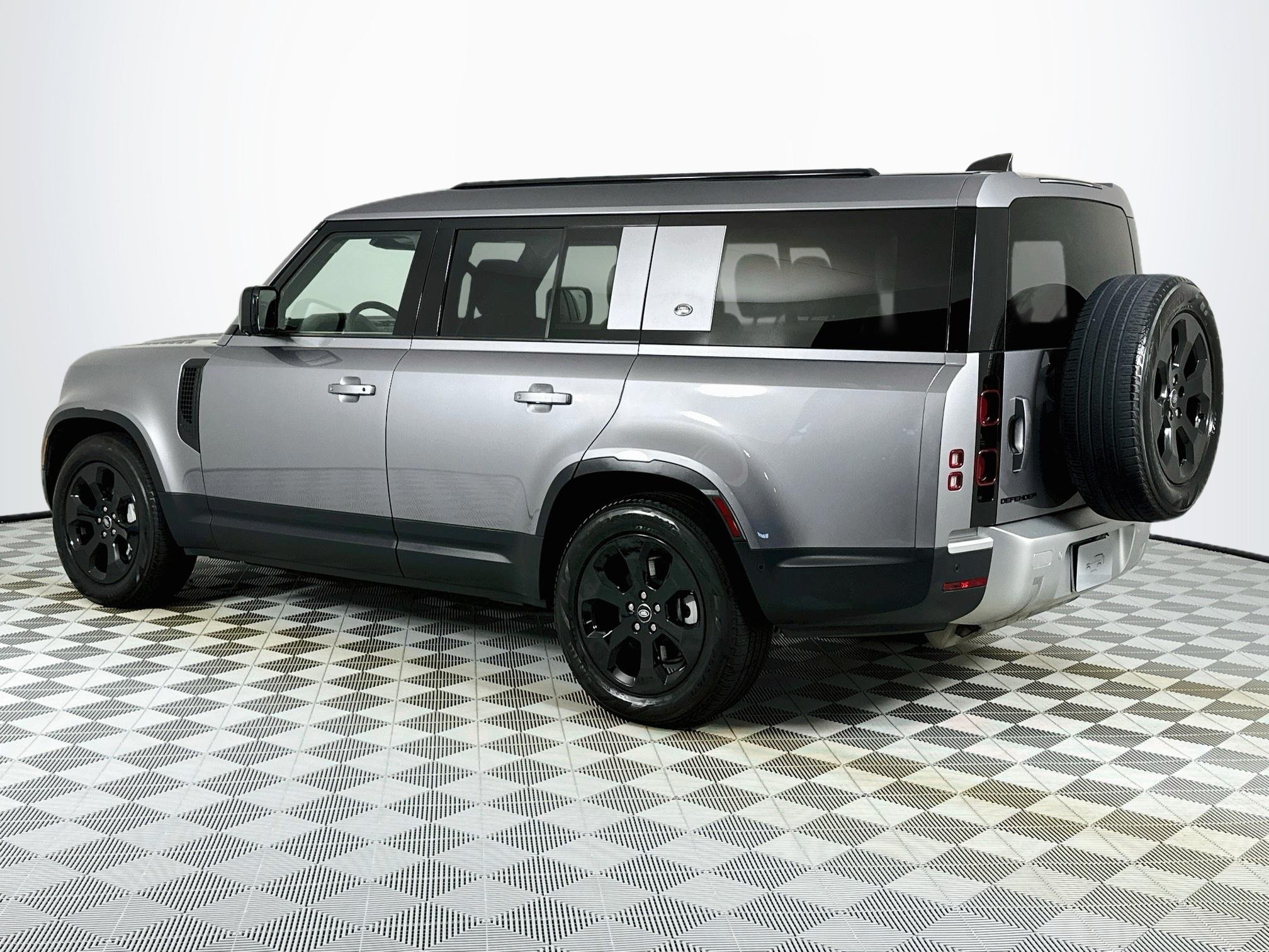 Used 2024 Land Rover Defender 130 S AWD/4WD image 7