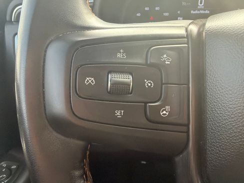 Used 2024 GMC Yukon XL AT4 w/ Technology Package AWD/4WD image 26