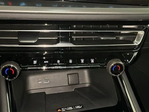 New 2026 Chevrolet Traverse LT w/ Sun and Wheel Package image 23