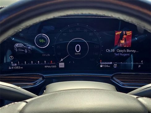 Certified 2022 Cadillac Escalade Premium Luxury image 11