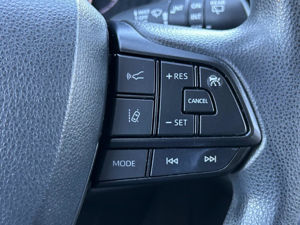 Used 2022 Toyota Sienna LE AWD/4WD image 33