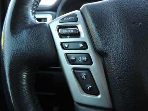 Used 2021 Nissan Titan SV w/ SV Convenience Package image 32