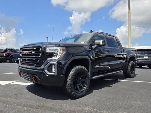 Used 2022 GMC Sierra 1500 AT4 w/ AT4 Premium Package AWD/4WD image 2