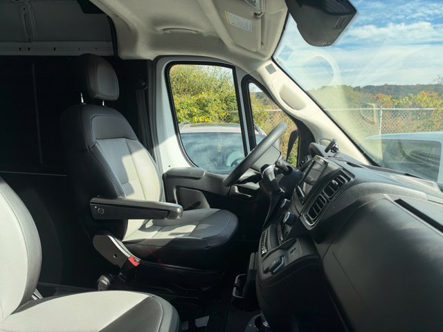 Used 2025 RAM ProMaster 2500 w/ Convenience Group FWD image 25