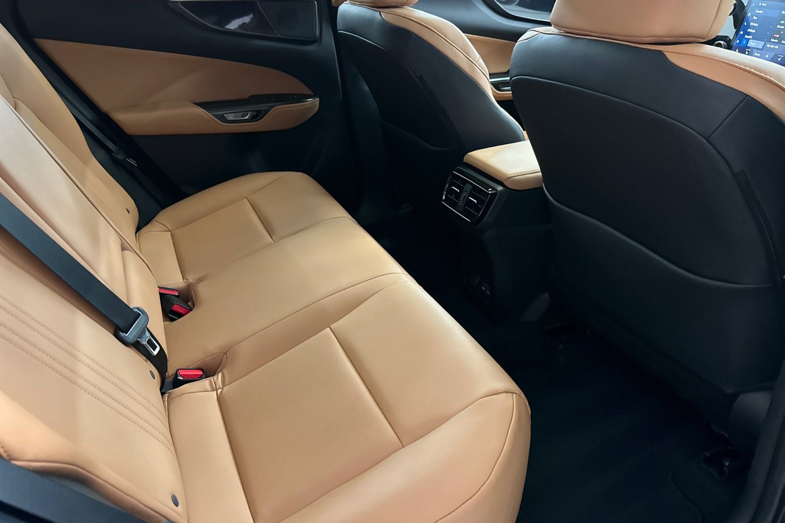 Used 2024 Lexus NX 250 FWD w/ Cold Area Package image 32