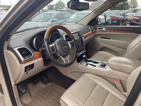 Used 2011 Jeep Grand Cherokee Overland image 11