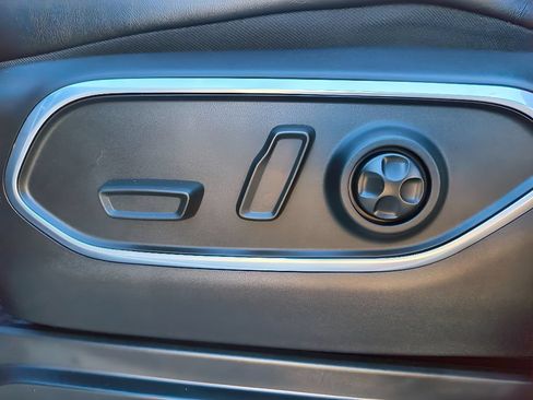 Used 2024 Jeep Wagoneer Series II RWD image 18