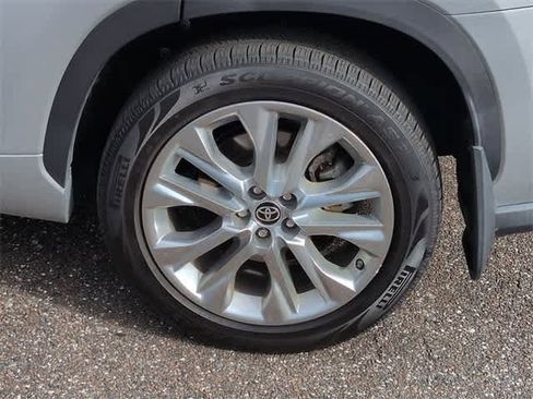 Used 2021 Toyota Highlander Limited image 14