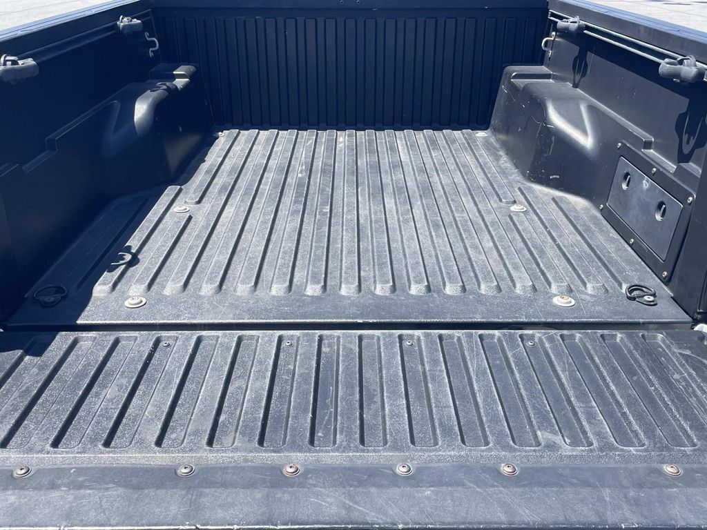 Used 2021 Toyota Tacoma SR5 RWD image 11