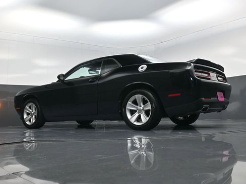 Used 2023 Dodge Challenger SXT image 18