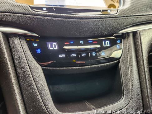 Certified 2025 Cadillac XT5 Premium Luxury w/ LPO, Floor Liner Package AWD/4WD image 19