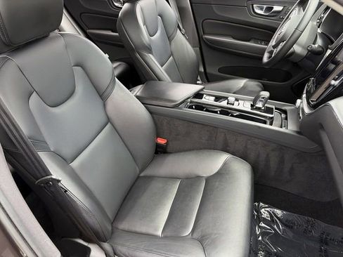 Used 2023 Volvo XC60 B5 Core w/ Climate Package AWD/4WD image 12