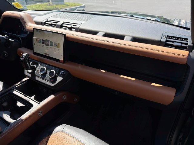 Used 2022 Land Rover Defender 110 X AWD/4WD image 26
