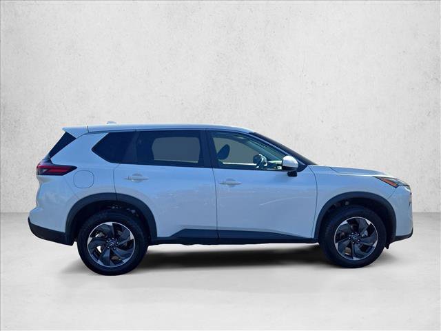 Used 2024 Nissan Rogue SV AWD/4WD image 4