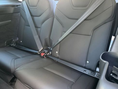 New 2025 Volvo EX90 Ultra image 17