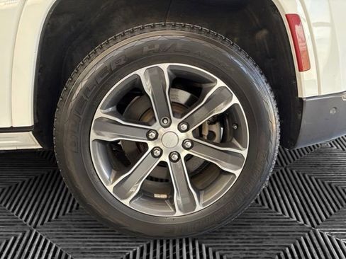 Used 2022 Jeep Grand Wagoneer Series I AWD/4WD image 31