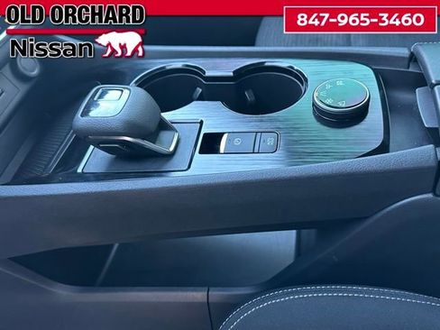 Used 2022 Nissan Rogue SV image 15