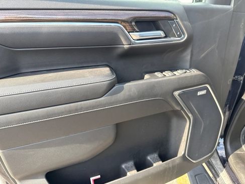 Used 2022 Chevrolet Silverado 1500 LT Trail Boss w/ LT Trail Boss Premium Package AWD/4WD image 8