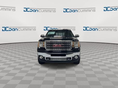 Used 2011 GMC Sierra 2500 SLT w/ Entertainment Package AWD/4WD image 3