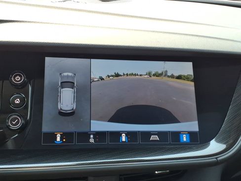 Used 2021 Buick Envision Essence w/ Technology Package I AWD/4WD image 18