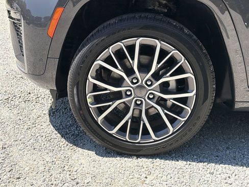 New 2026 Jeep Grand Cherokee L Summit AWD/4WD image 11