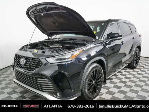 Used 2024 Toyota Highlander XSE FWD image 30