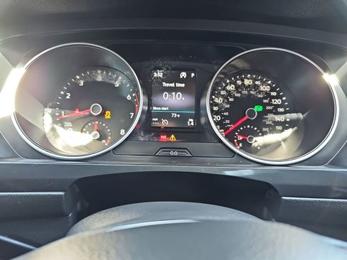 Used 2018 Volkswagen Tiguan SE AWD/4WD image 18