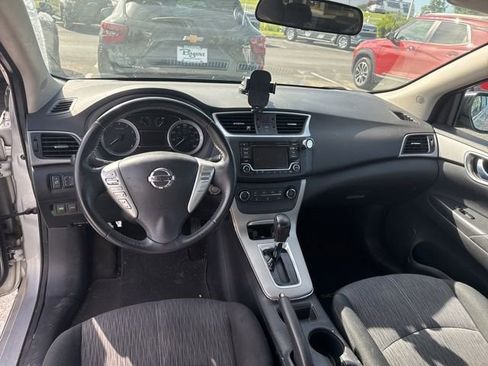 Used 2015 Nissan Sentra SV FWD image 16