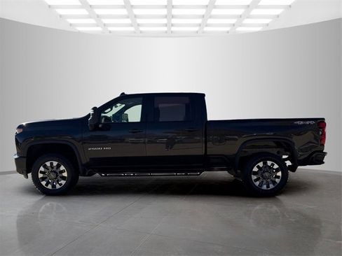 Used 2021 Chevrolet Silverado 2500 Custom w/ Custom Value Package image 4