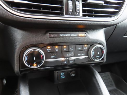 Used 2022 Ford Escape SE w/ Convenience Package image 27