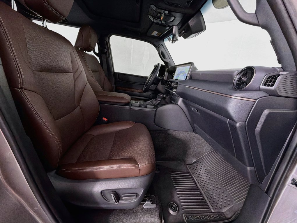 Used 2025 Toyota Land Cruiser AWD/4WD image 31