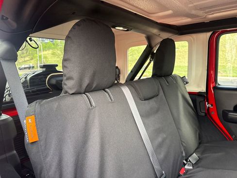 Used 2025 Jeep Wrangler Willys image 25