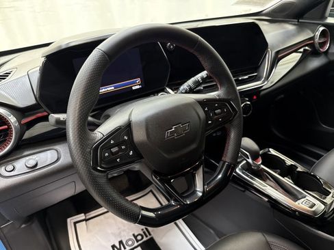 Used 2025 Chevrolet Trax RS w/ Driver Confidence Package image 25