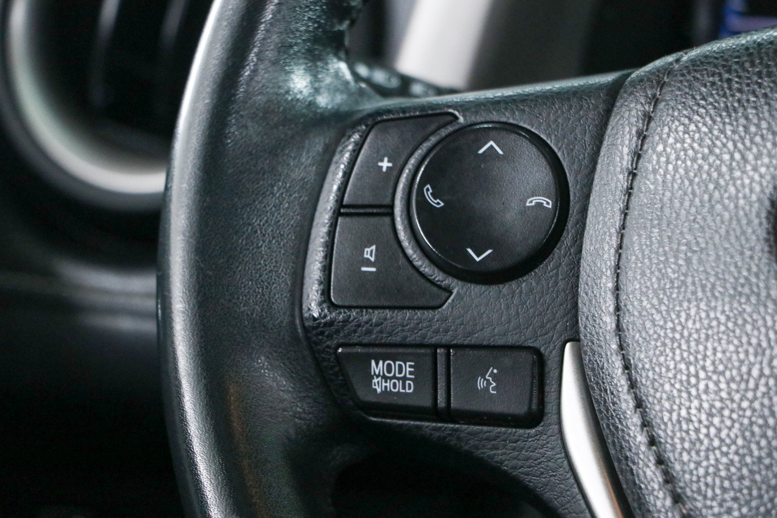 Used 2017 Toyota RAV4 XLE FWD image 13